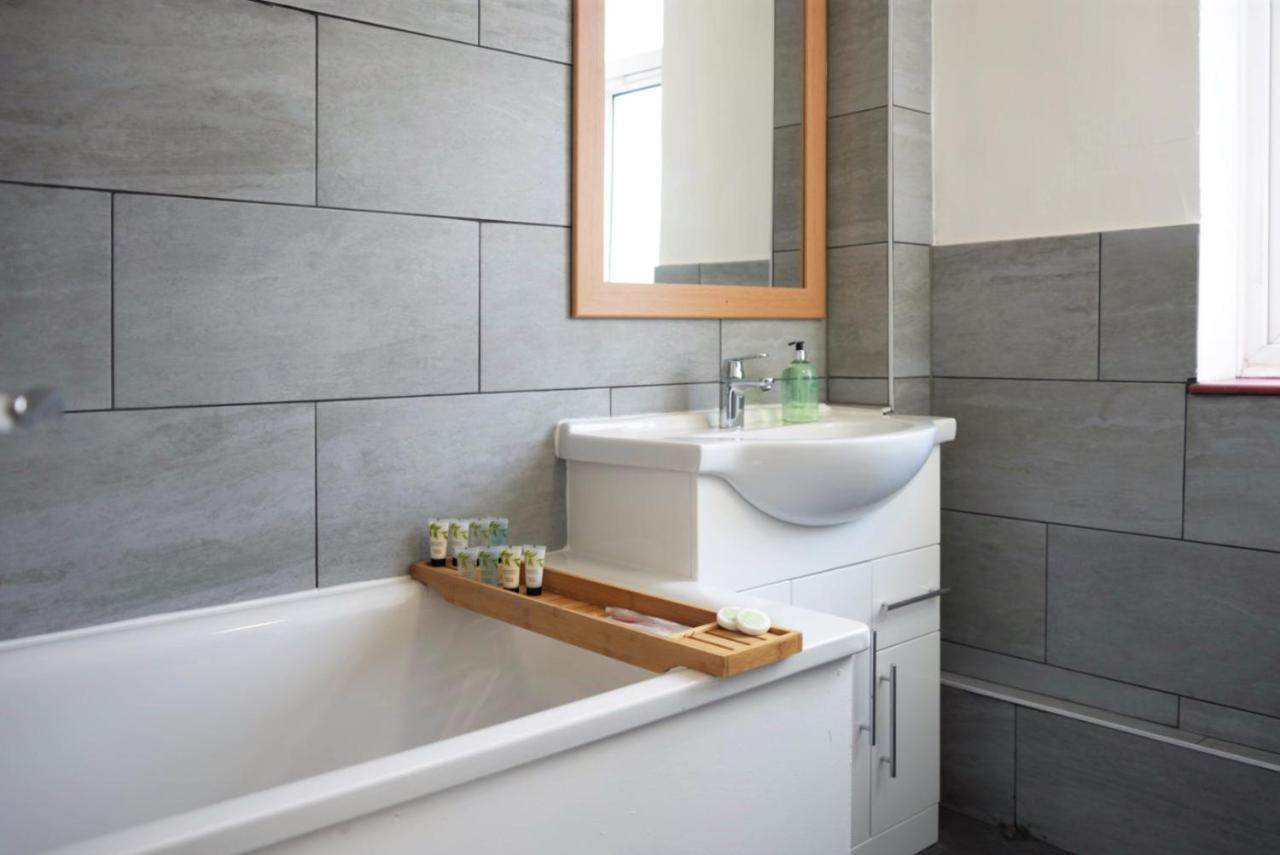 Sophie Place In Vauxhall - 3 Double Beds, 1 Sofa Bed, Spacious Londen Buitenkant foto